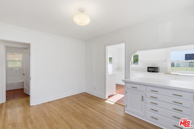 Building Photo - 6743 Arlington Ave