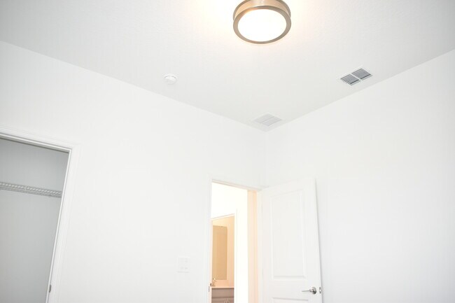 Building Photo - 1433 Waverunner Ln