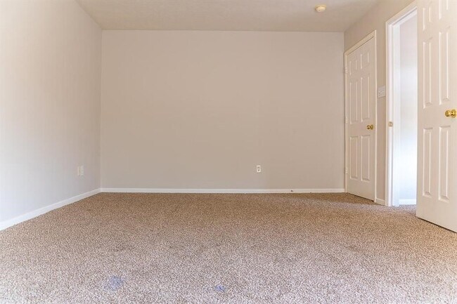 Building Photo - 15411 Seminole Canyon Dr