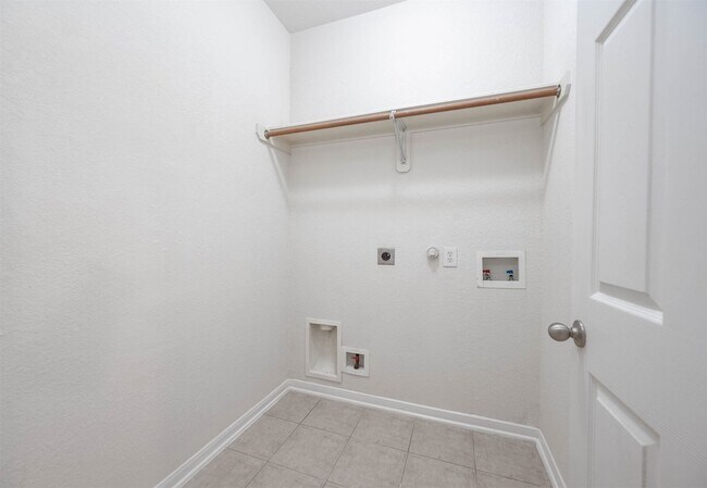 Building Photo - 2032 Creek Shore Ln