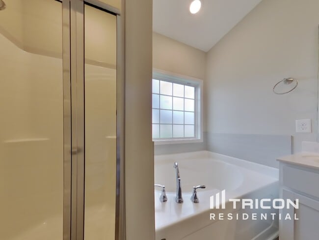 Building Photo - 1007 Cyril Dr