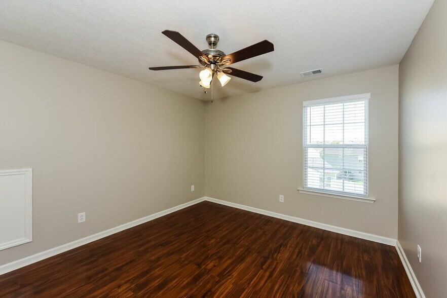 Building Photo - 817 Sandworth Cove