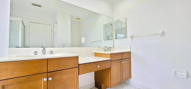 Building Photo - 9138 Dupont Pl