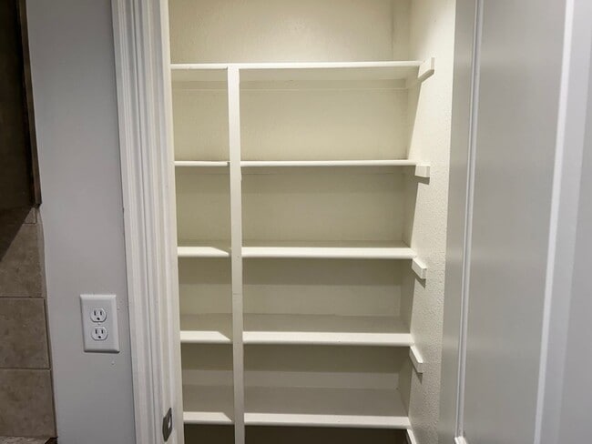 Building Photo - 3 Bed Townhome in Grain Valley