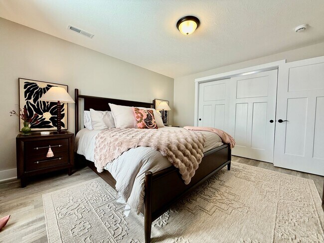 Building Photo - 5 Bed 3 Bath Home With Hot Tub In West Chester, OH