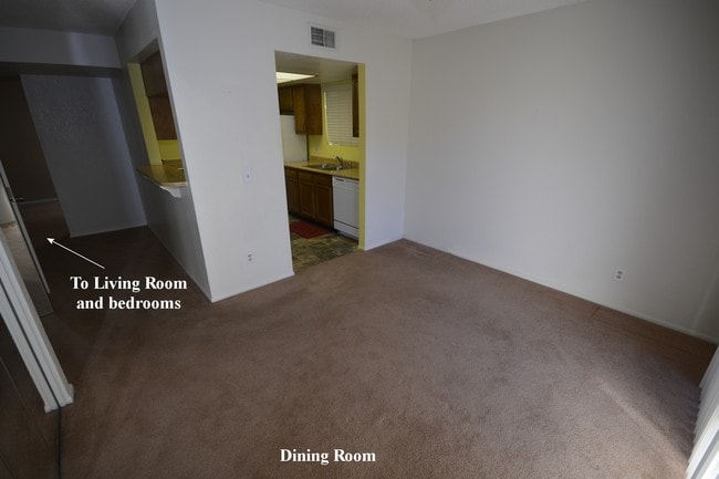 Building Photo - 850 S River Dr