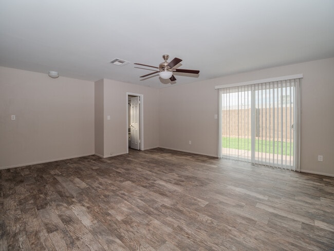 Building Photo - 7014 E Holly St