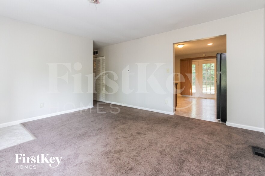 Building Photo - 10207 Catalina Dr