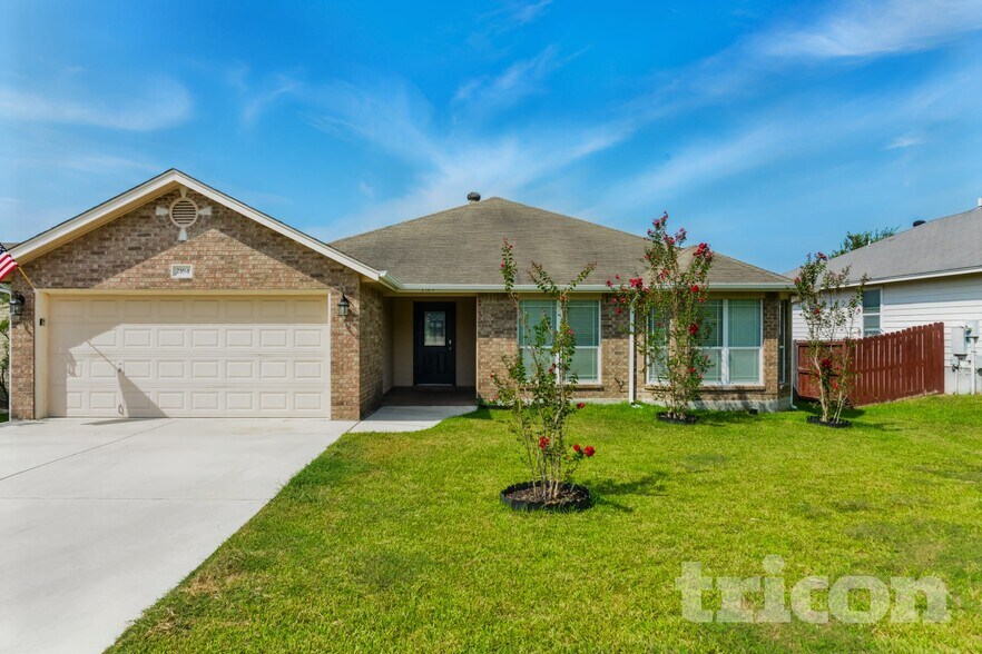 Primary Photo - 2164 Bentwood Dr