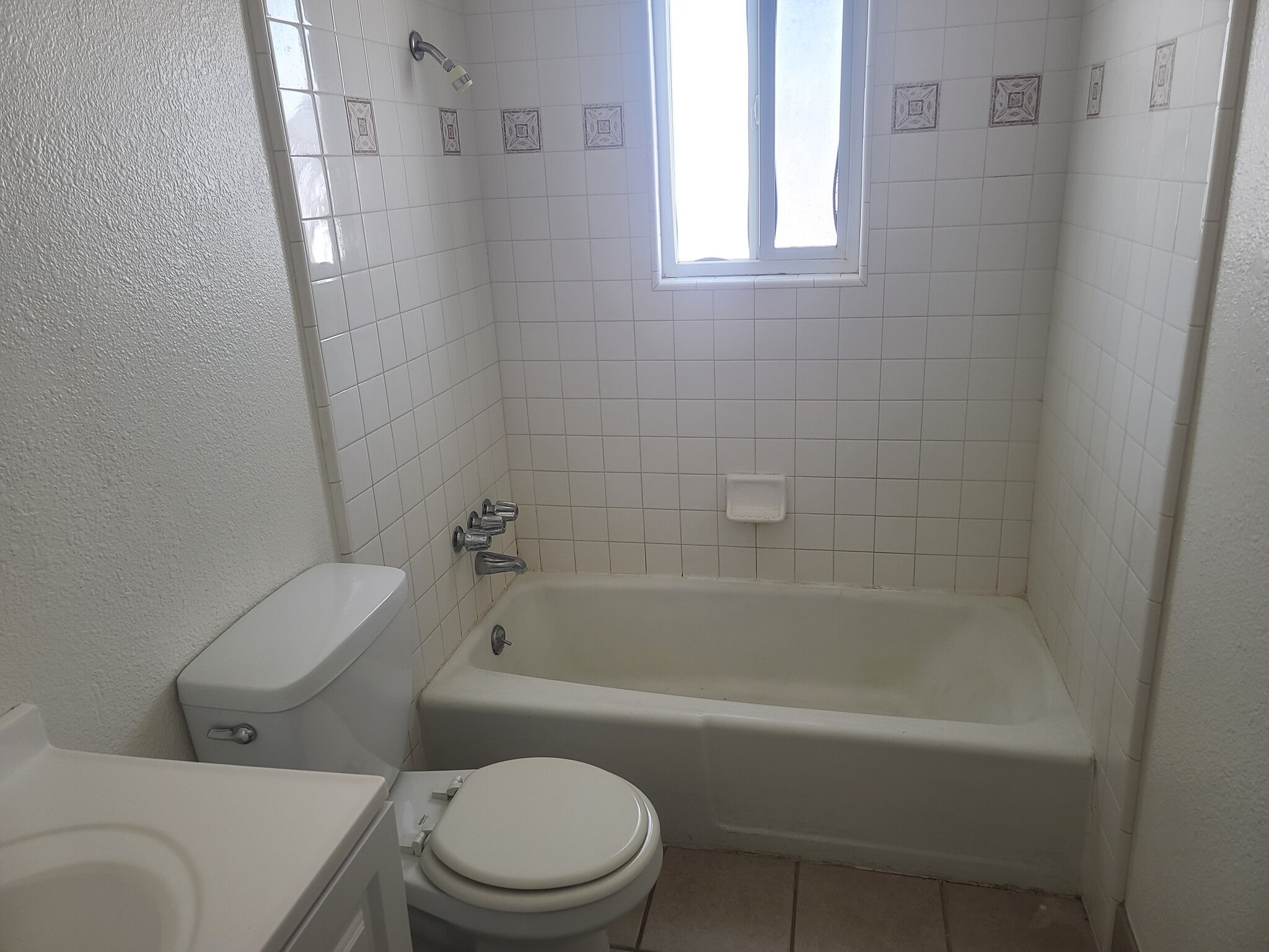 Building Photo - 2131 E Pacheco Blvd