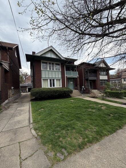 Building Photo - 5708 Solway St