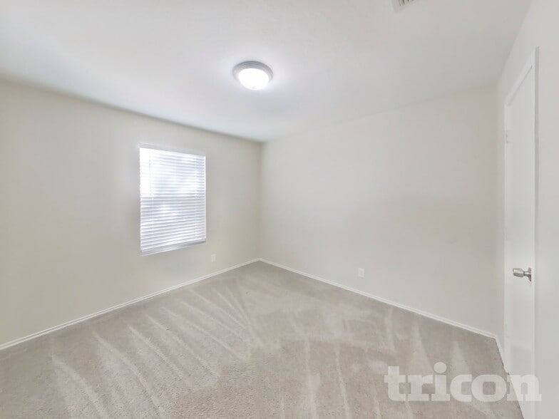 Building Photo - 2615 Thunder Gulch