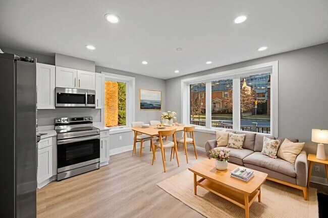 Building Photo - 4535 Avondale St