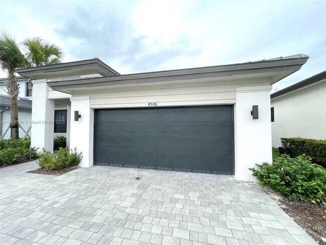 Building Photo - 4506 SW 174th Ave