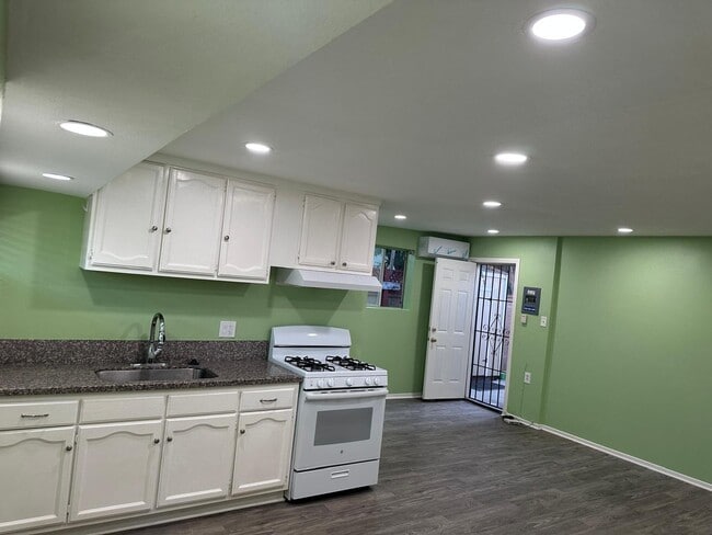 Building Photo - 1317 S Ardilla Ave
