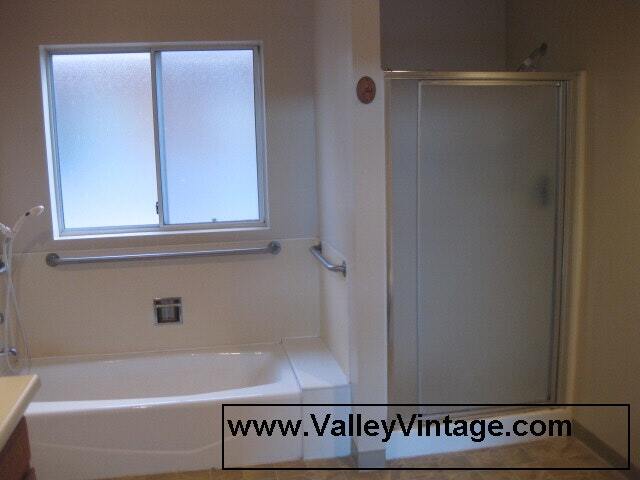 Building Photo - 11508 Moorpark St