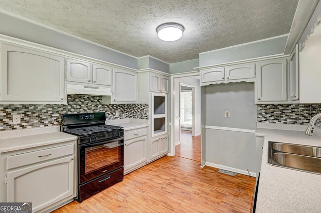 Building Photo - 922 Sharon Ct