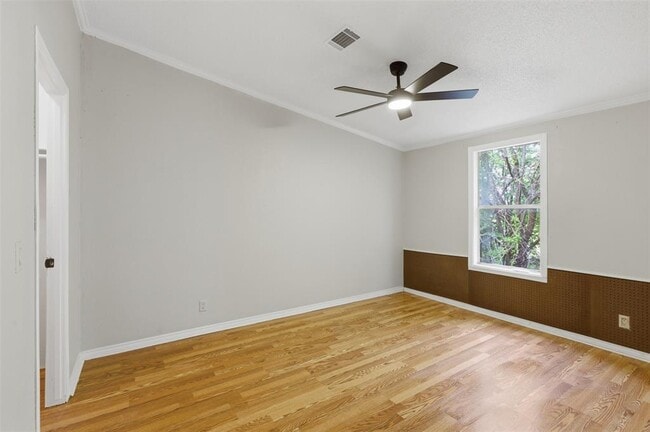 Building Photo - 376 Rae Ln