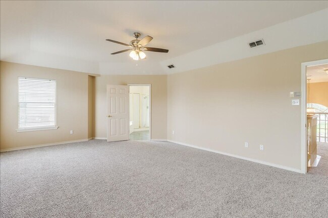 Building Photo - 7426 Lake Travis Dr
