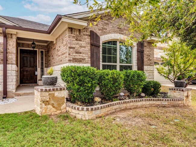 Building Photo - 120 Sawtooth Dr