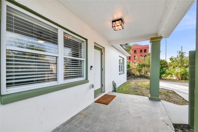 Building Photo - 1607 E 18th Ave