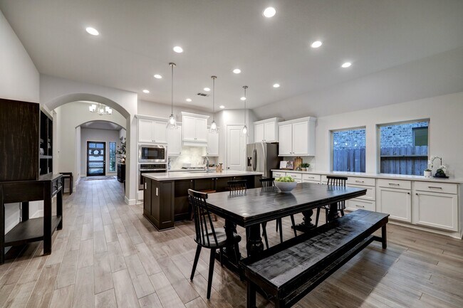 Building Photo - 804 Fall Rock Branch Dr