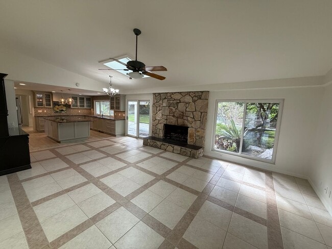 Building Photo - Exquisite Single-Story Retreat in Las Posas Estates