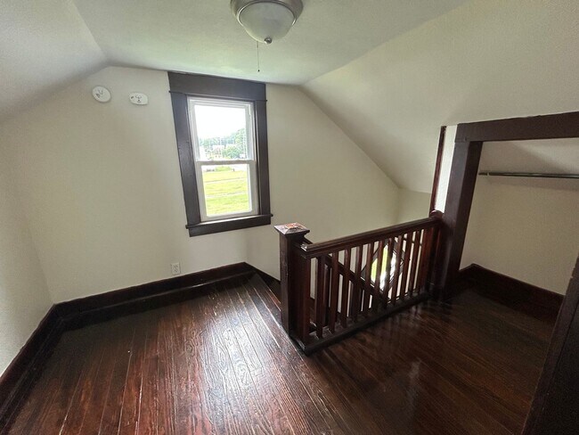 Building Photo - 563 Barkeyville Rd