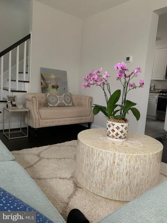 Building Photo - 9006 Linton St