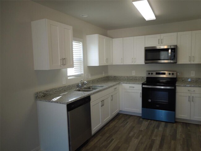 Building Photo - 266 Bluebonnet-
