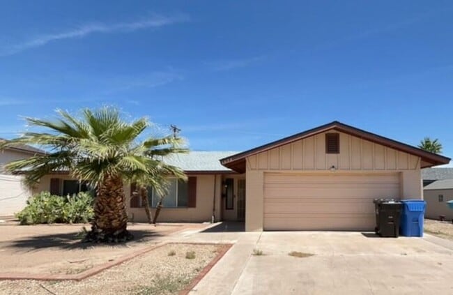 Building Photo - 4028 W Palo Verde Dr