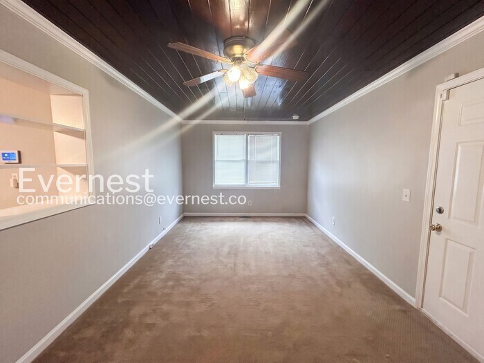 Building Photo - 2262 Alpha Dr