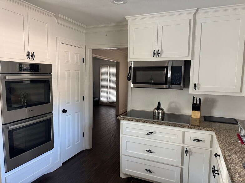 Building Photo - 10507 Cypresswood Dr