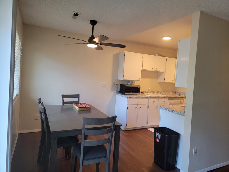 Building Photo - 14124 74th Pl NE