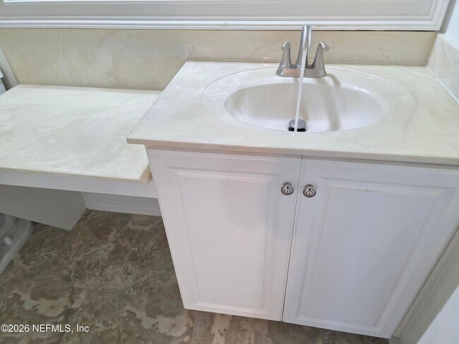 Building Photo - 104 Crete Ct