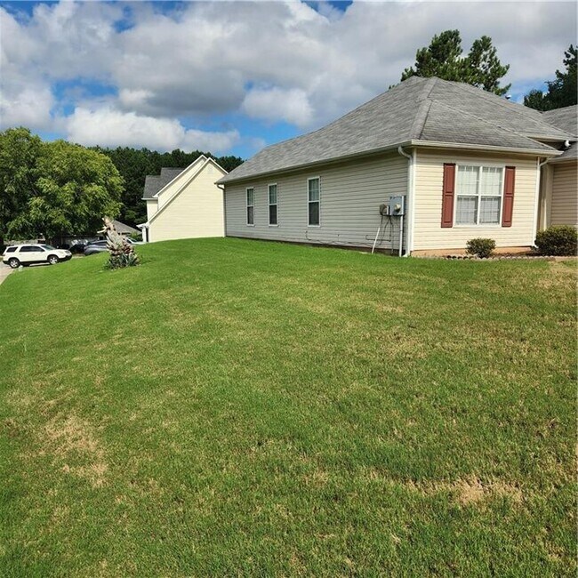 Building Photo - 222 Summer Hill Cir