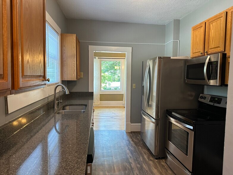 Kitchen - 371 Old Hendersonville Highway