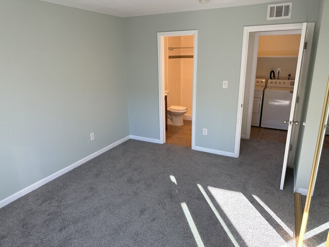 Building Photo - Brandychase at Eastmoor Park 2 Bed 2 Bath ...