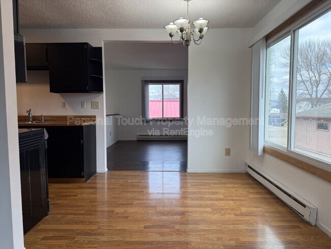 Building Photo - 2131 2nd Ave E