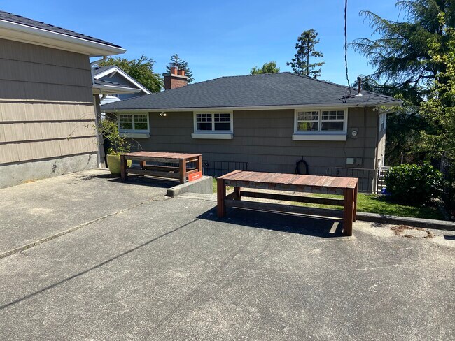 Building Photo - 4051 38th Ave SW