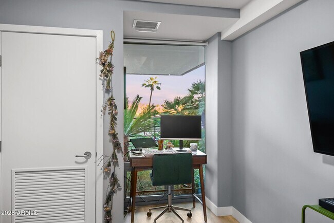 Building Photo - 7167 E Rancho Vista Dr