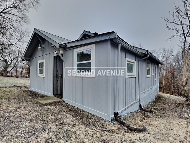 Building Photo - 3820 E 69 Terrace