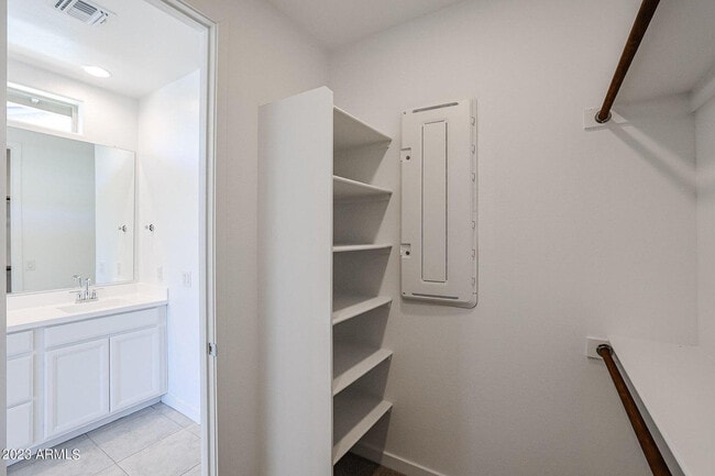 Building Photo - 16554 W Questa Dr