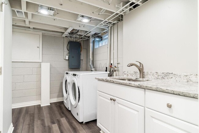 Building Photo - 2850 Pickwick Dr