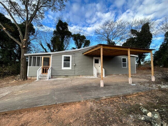 Building Photo - Renovated 3/1 House in South Rome- $1,100