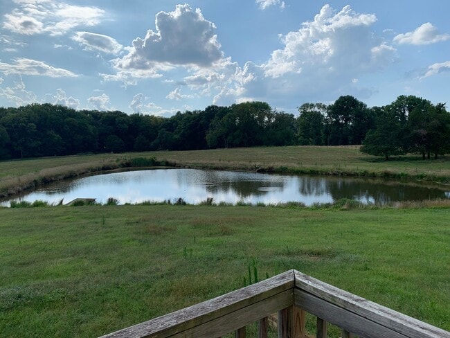 Building Photo - Country Living for Lease