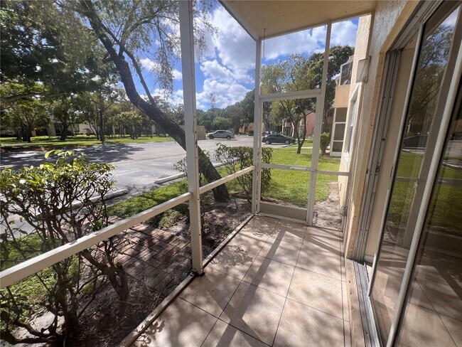 Building Photo - 731 Cypress Ln