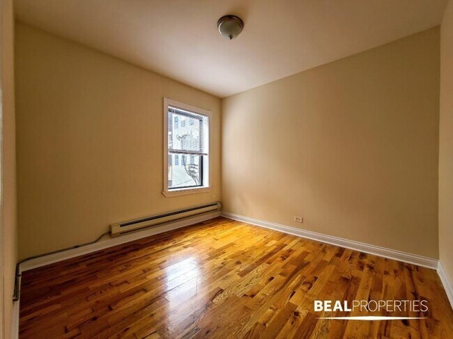 Building Photo - 1 bedroom in CHICAGO IL 60613