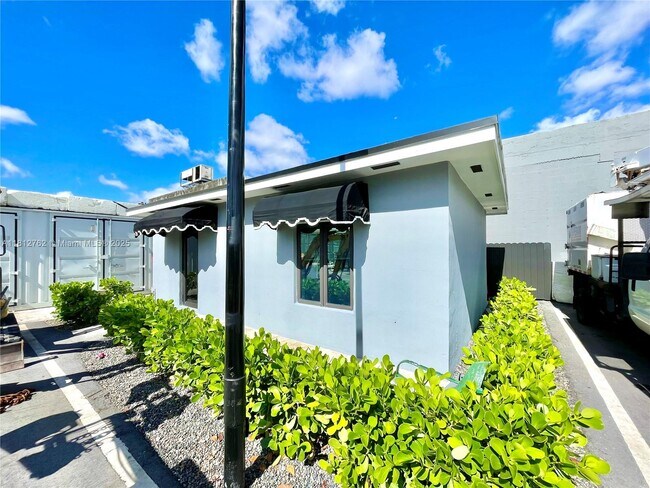 Building Photo - 2180 NW 23rd Ct