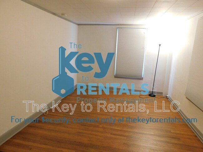 Building Photo - 321 N Main St